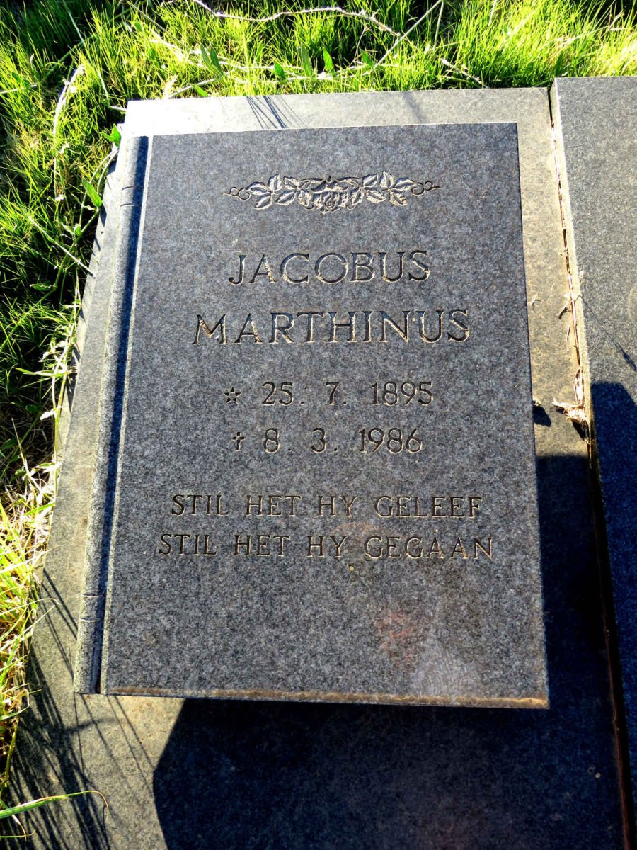 THEUNISSEN Jacobus Marthinus 1895-1986 & Anna Louisa WESSELS 1896-1985_2