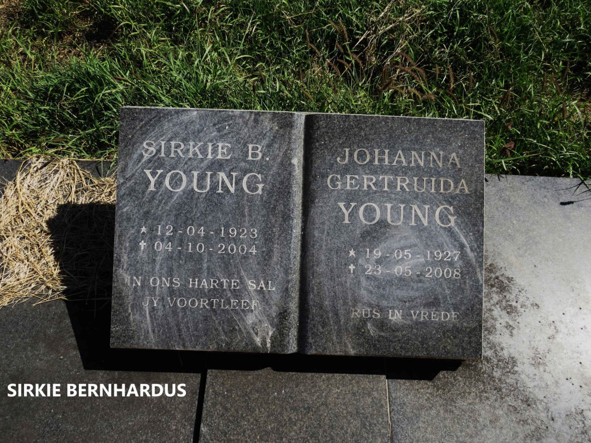 YOUNG Sirkie Bernhardus 1923-2004 & Johanna Gertruida 1927-2008