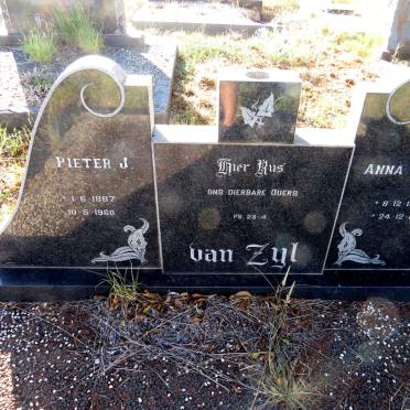 ZYL Pieter J., van 1887-1960 & Anna M.M. 1892-1967