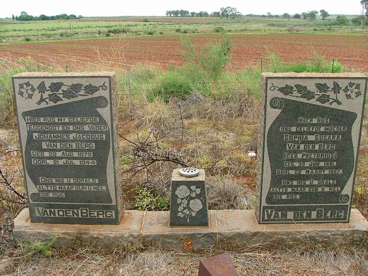 BERG Johannes Jacobus, van den 1879-1944 &amp; Sophia Susara PRETORIUS 1881-1957