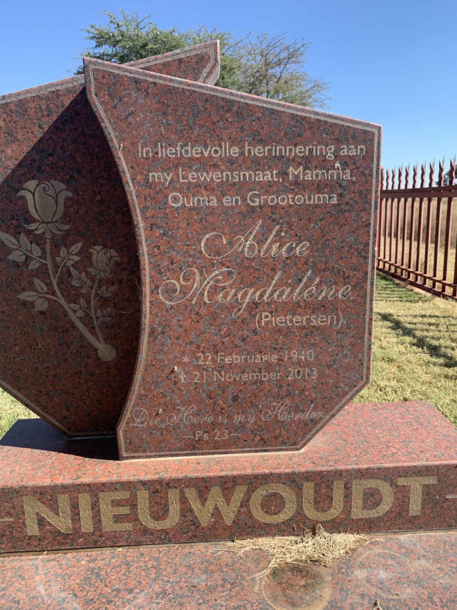 NIEUWOUDT Alice Magdaléne nee PIETERSEN 1940-2013