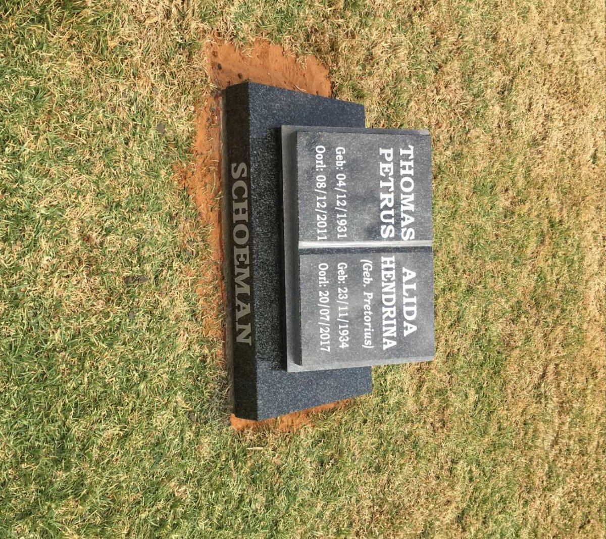 SCHOEMAN Thomas Petrus 1931-2011 &amp; Alida Hendrina PRETORIUS 1934-2017