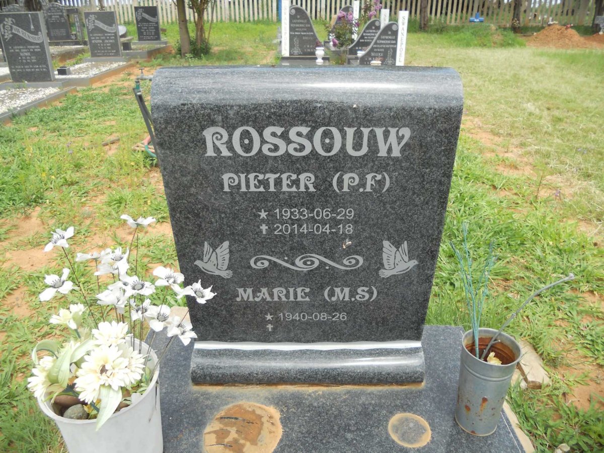 ROSSOUW P.F. 1933-2014 &amp; Marie S. 1940-
