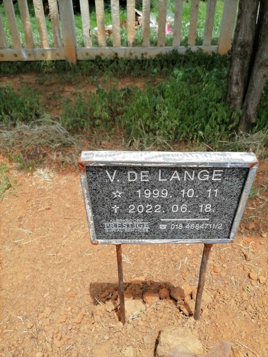 LANGE V., de 1999-2022