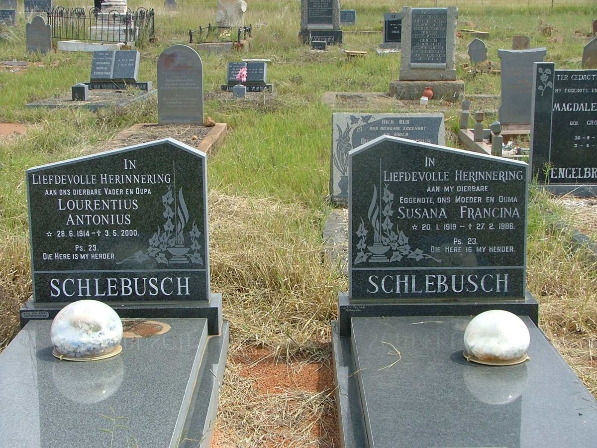 SCHLEBUSCH Lourentius Antonius 1914-2000 &amp; Susana Francina 1919-1986