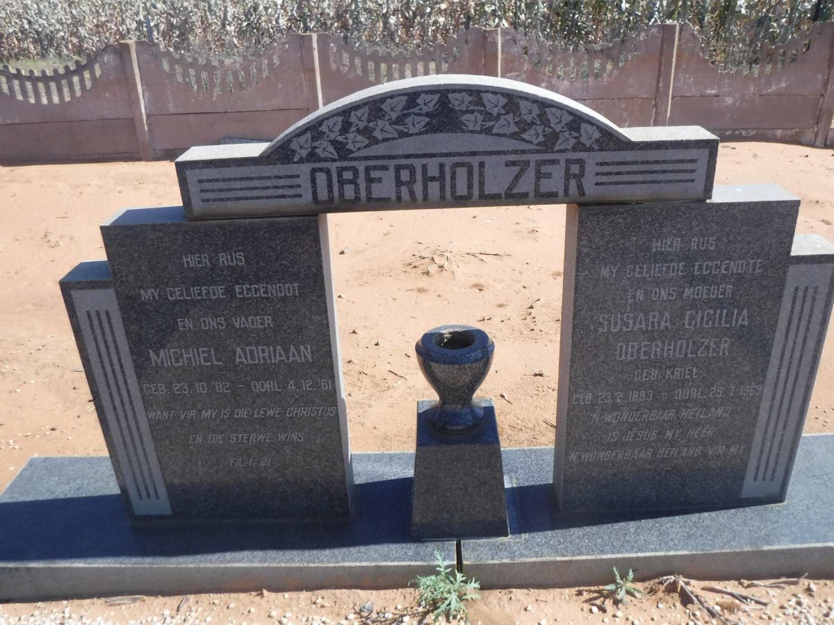 OBERHOLZER Michiel Adriaan 1882-1961 &amp; Susara Cicilia KRIEL 1883-1969