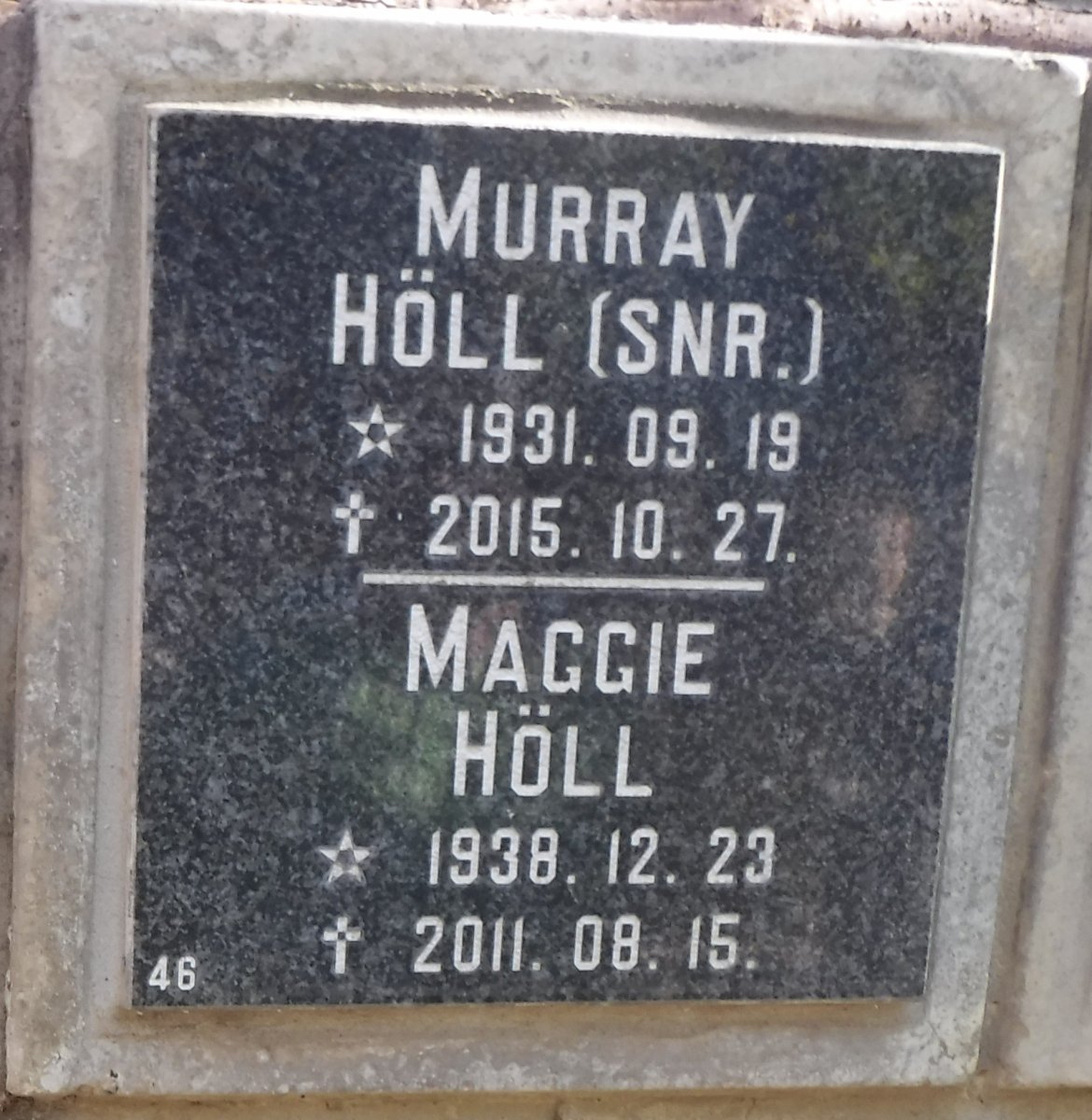 HOLL Murray 1931-2015 &amp; Maggie 1938-2011