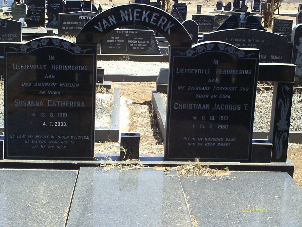 NIEKERK Christiaan Jacobus T. 1913-1980 &amp; Susanna Catherina 1919-2009