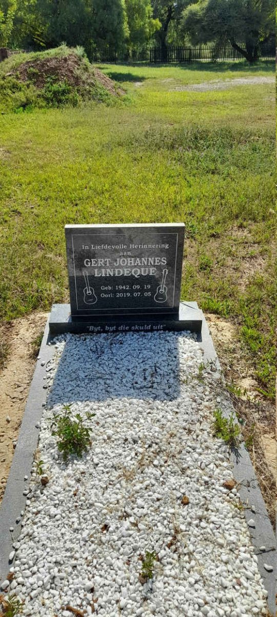 LINDEQUE Gert Johannes 1942-2019