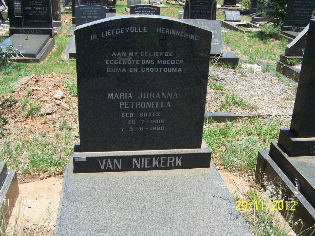 NIEKERK Maria Johanna Petronella, van nee BOTES 1908-1990